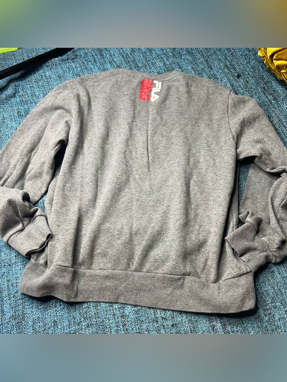 Fila Japanese Dragon Logo Print Crewneck Sweatshirt in Gray Mens Size Large RARE - Picture 3 of 7